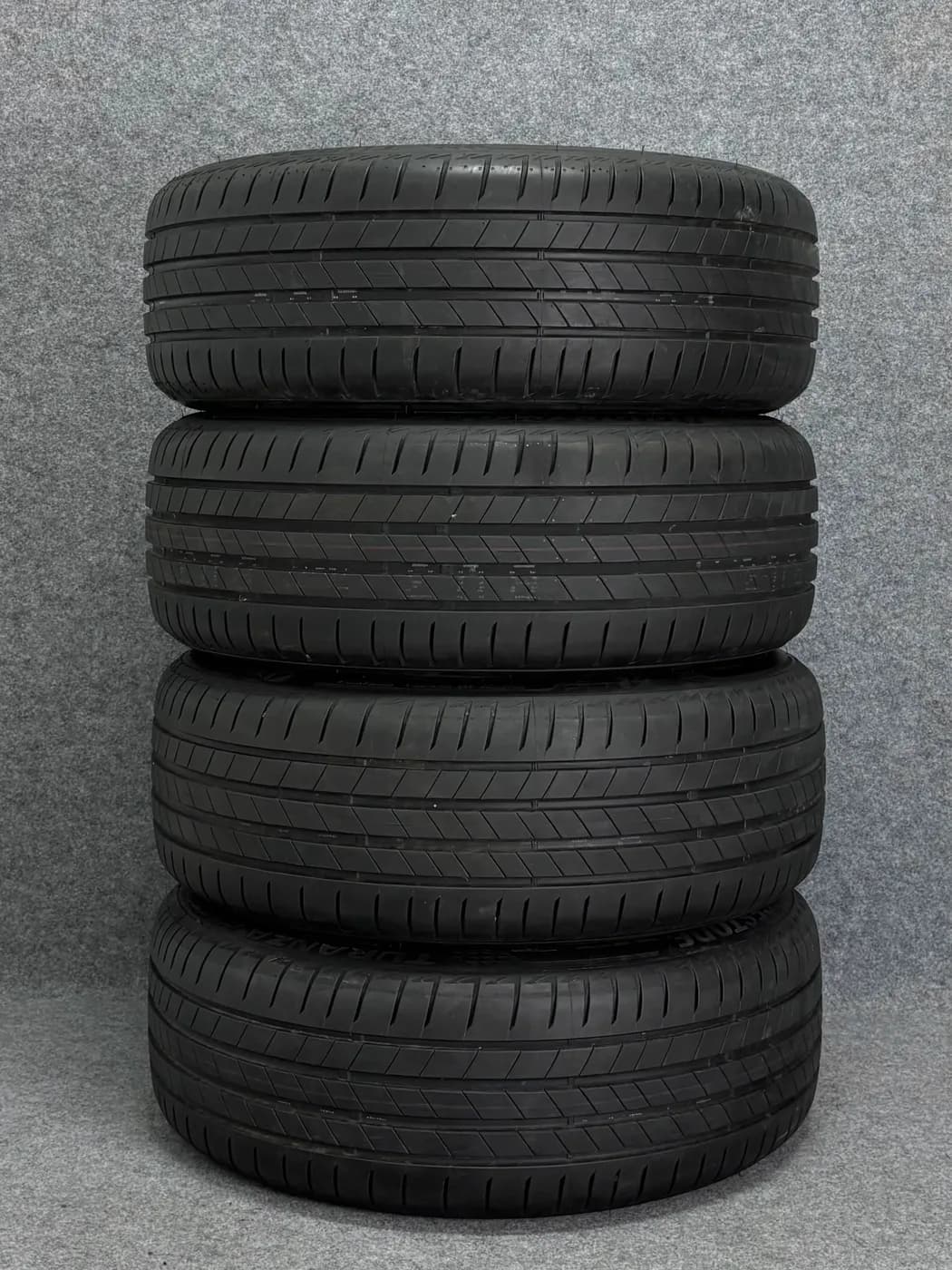 Bridgestone 225/55r18 nyári