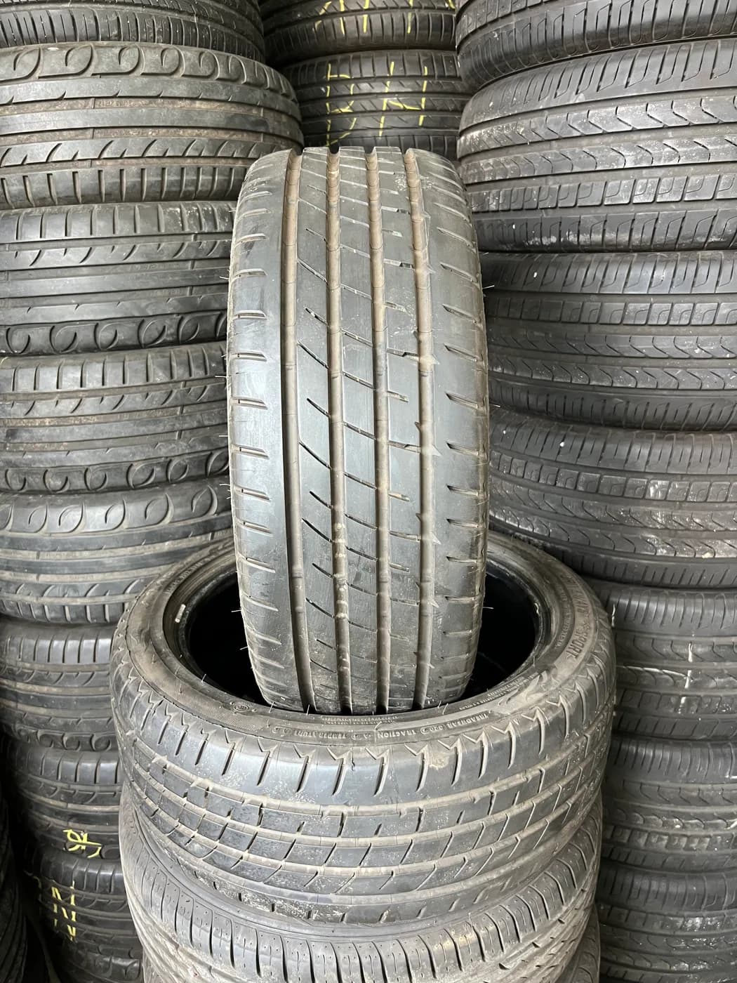 Lassa 215/45r17 nyári