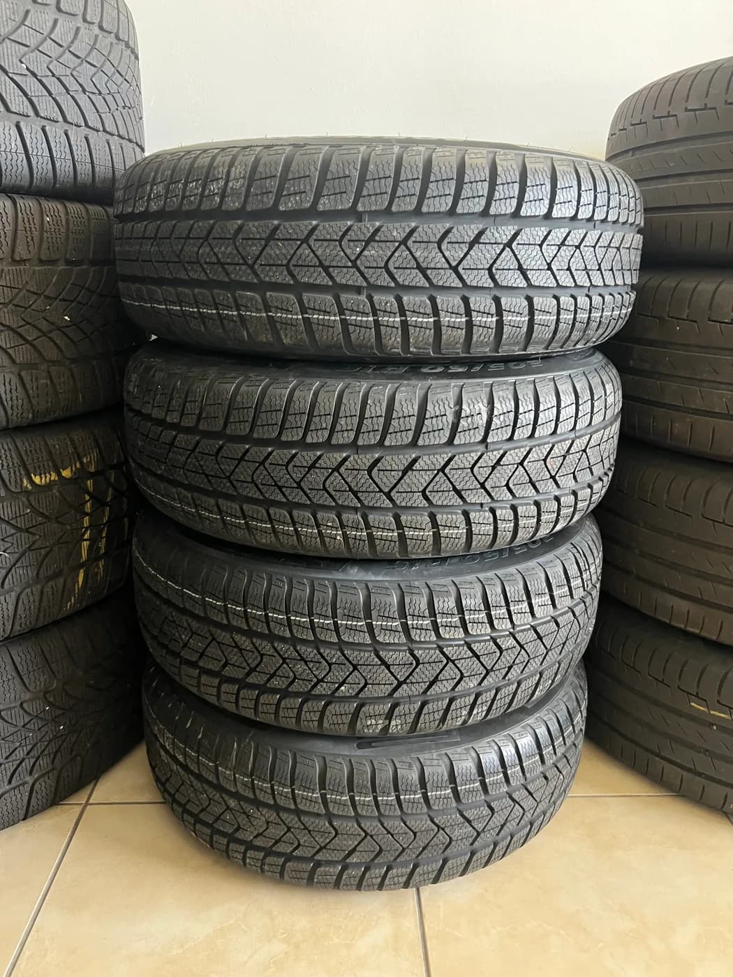 Pirelli 205/60r16 téli